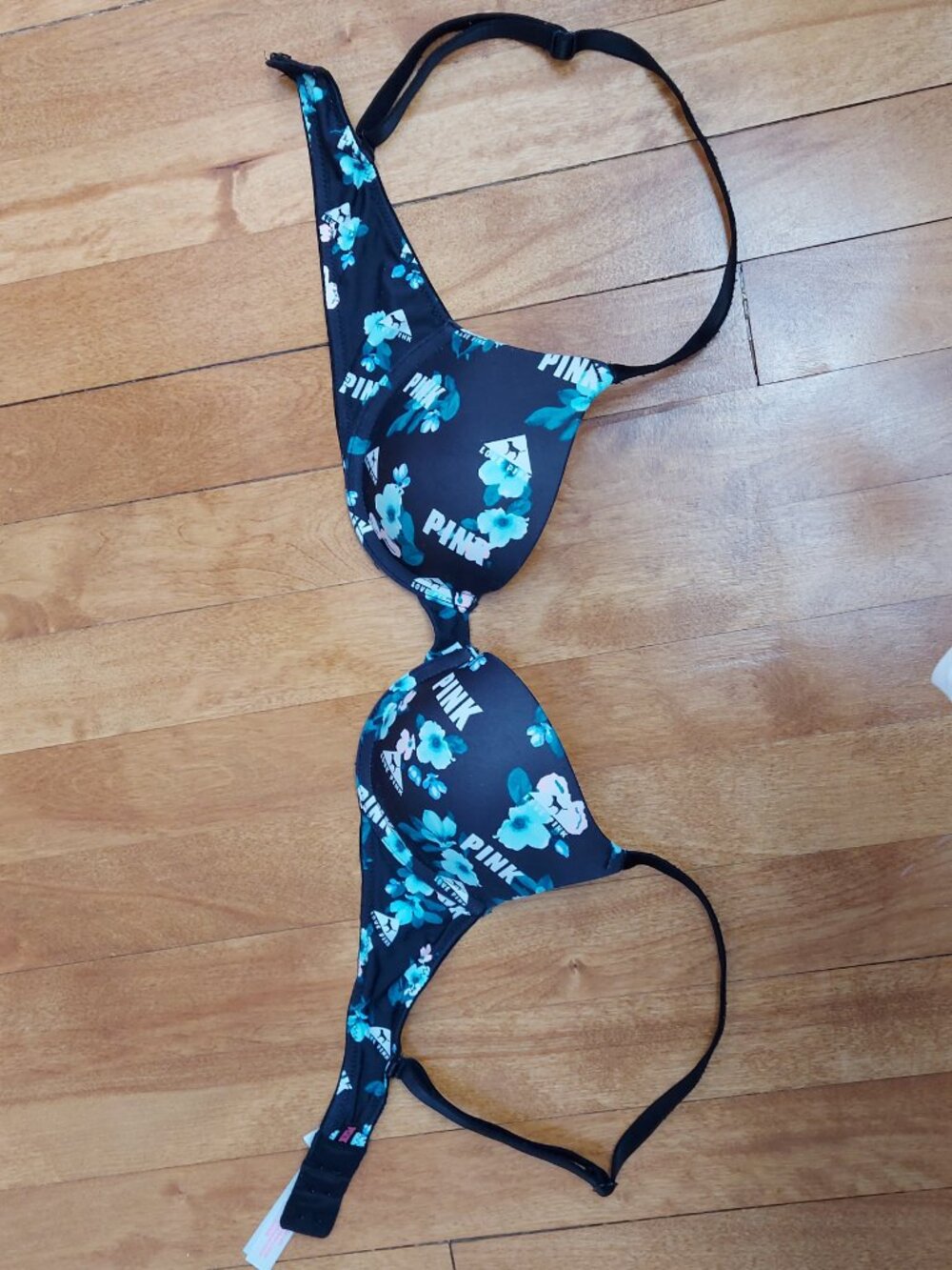 Victoria’s Secret wear everywhere lightly lined t-shirt bra